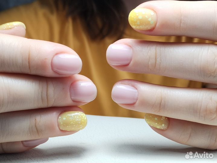 Модель на ногти