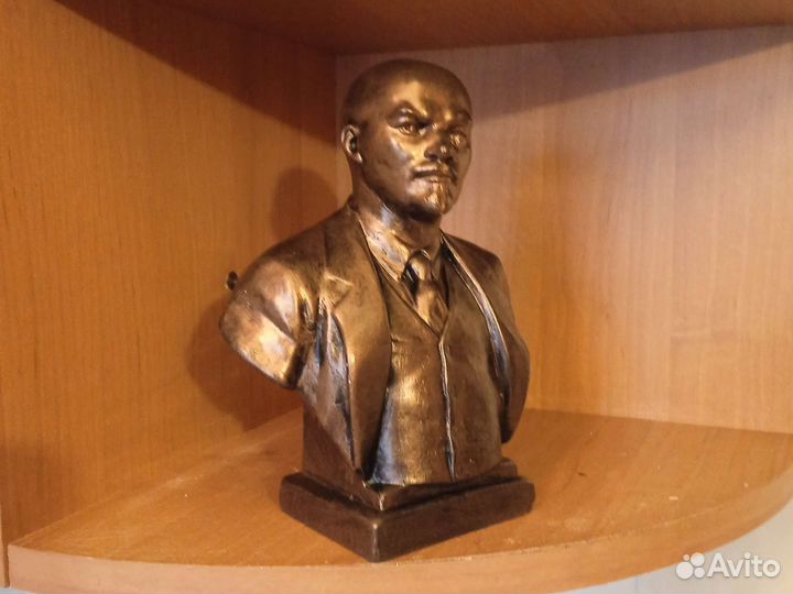 Бюст Ленина