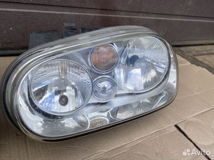 Фары Volkswagen Golf 4