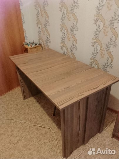Письменный стол