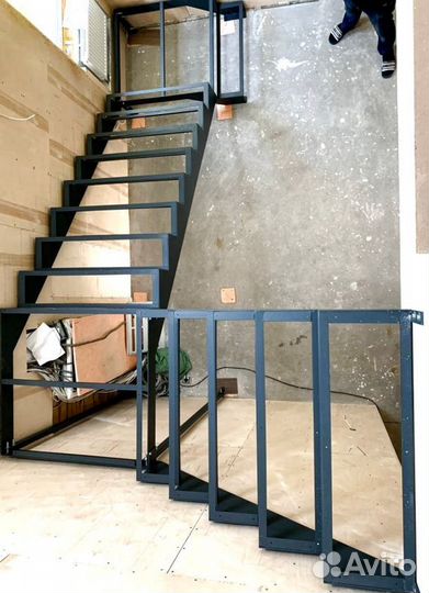 Металлокаркас для лестницы 