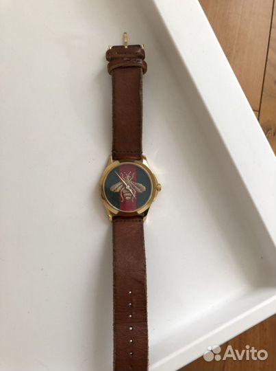 Часы Gucci G-Timeless watch