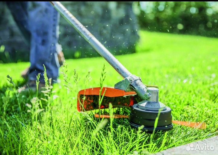Покос травы триммером