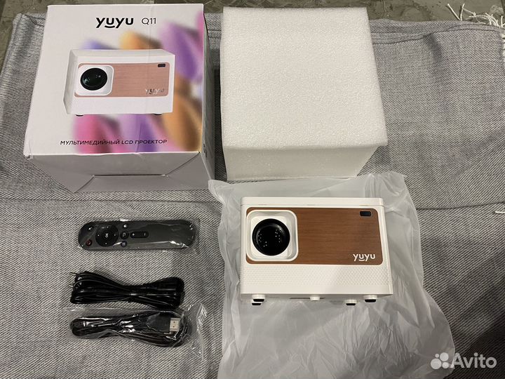 Проектор yuyu новый