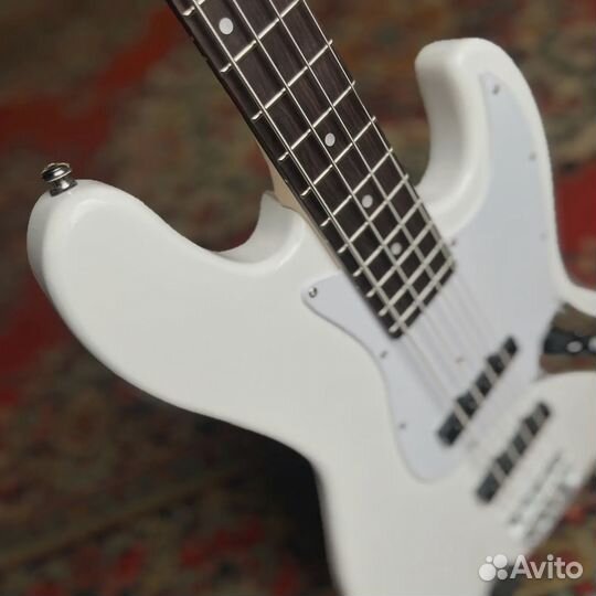 Бас-гитара J&D Guitars JB Jazz Bass White