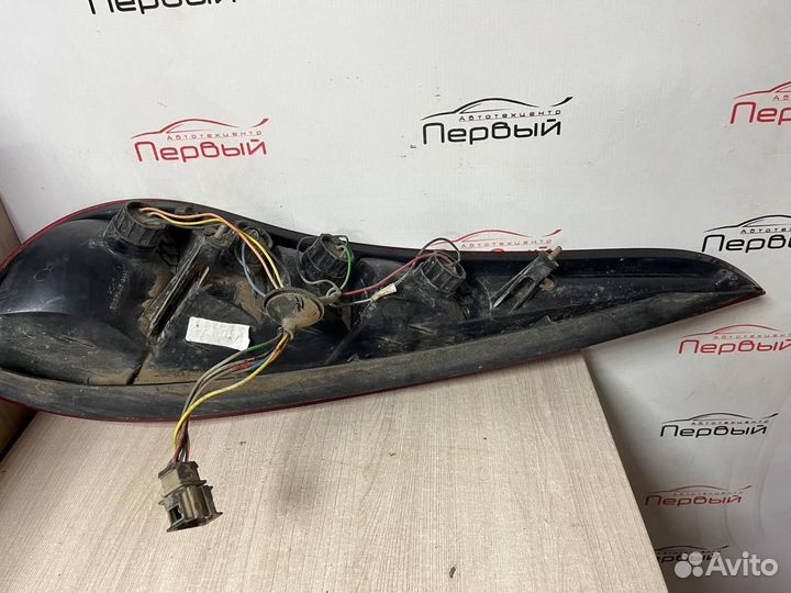 Фонарь задний правый есть трещина LADA Kalina 1