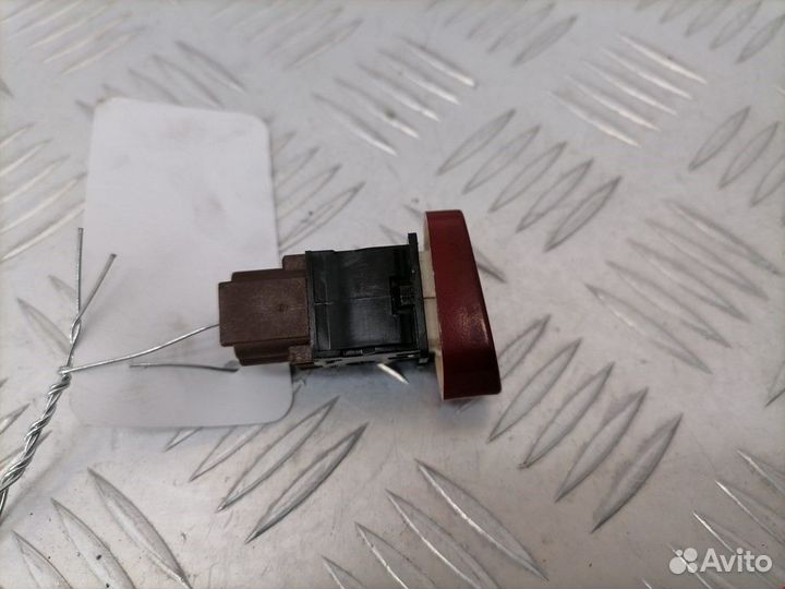 Кнопка аварийной сигнализации Peugeot 607 2004