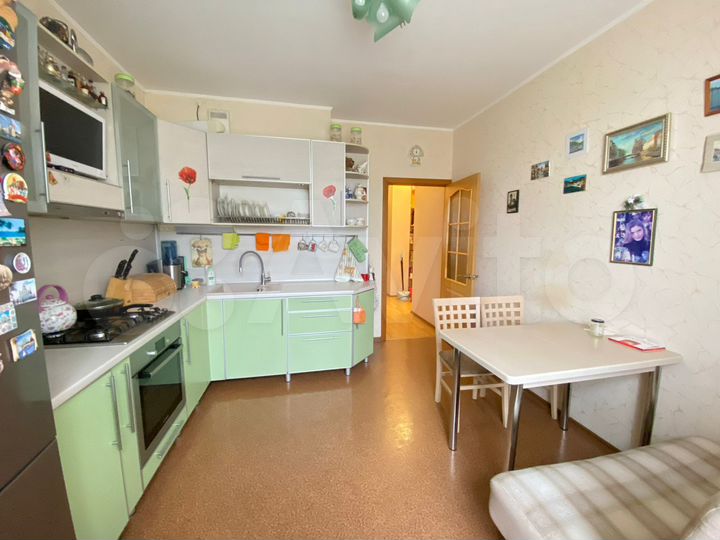 2-к. квартира, 62 м², 1/10 эт.