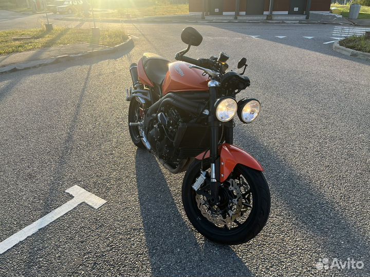 Triumph speed triple 1050