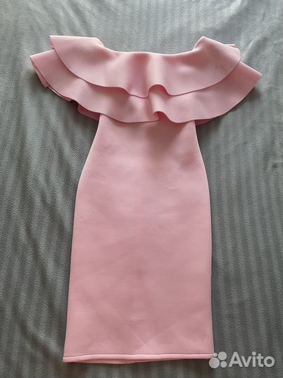 Платье с воланами