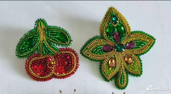 Брошь из бисера