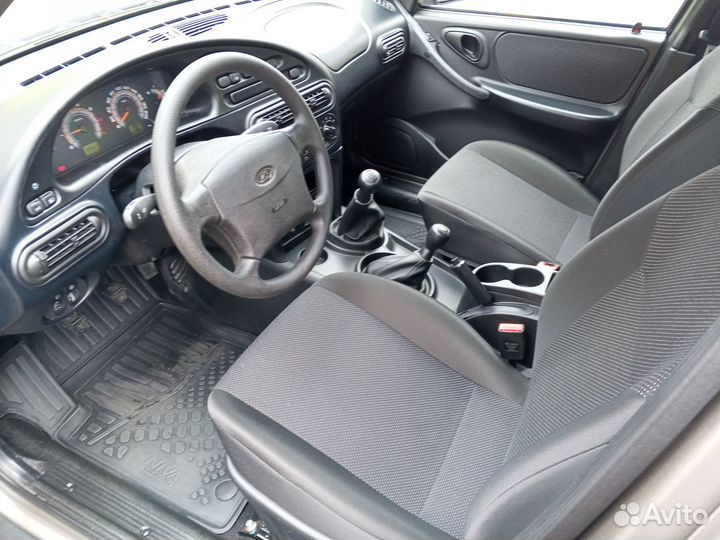 ВАЗ Niva Travel 1.7 МТ, 2022, 8 957 км