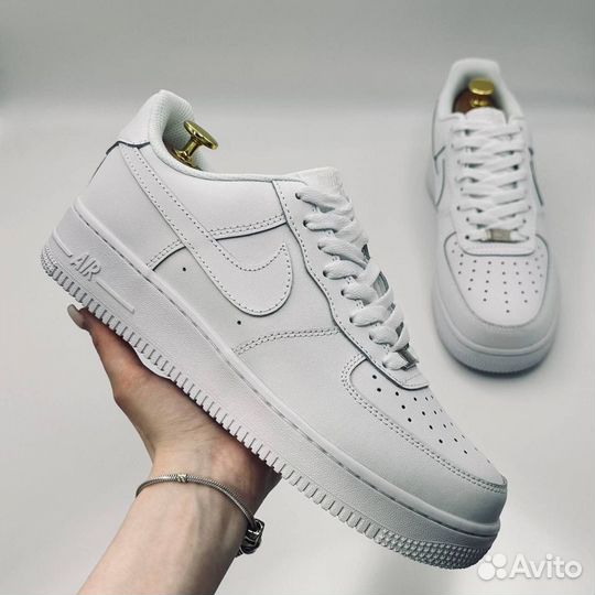 Кроссовки Nike Air Force белые
