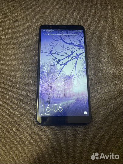 Телефон Honor 7x