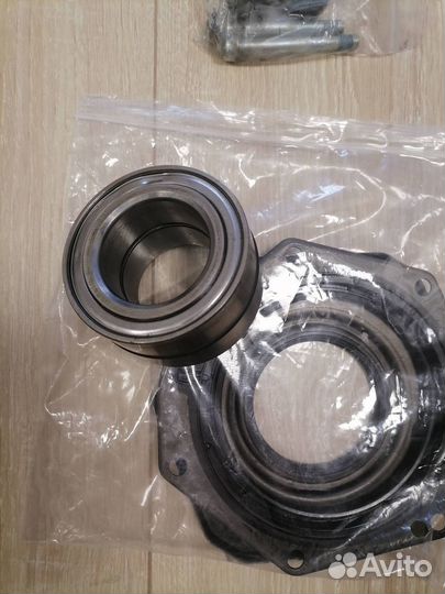 Подшипник полуоси, сальники коленвала