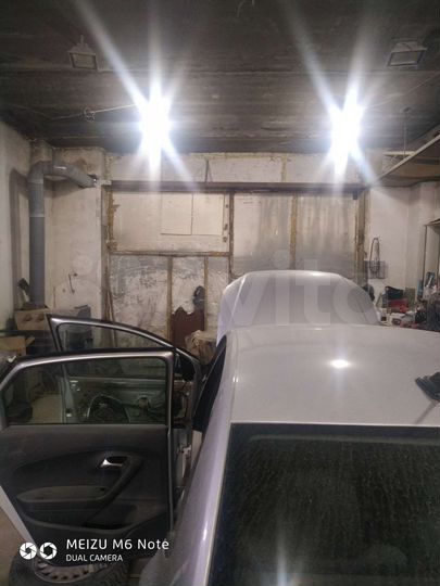 Гараж, > 30 м²