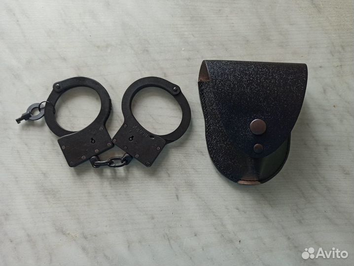 Наручники брс черные с чехлом