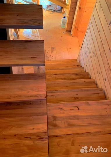 Лестница на монокосоуре