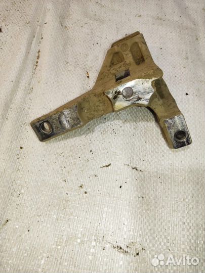 Кронштейн компрессора кондиционера Mitsubishi Asx