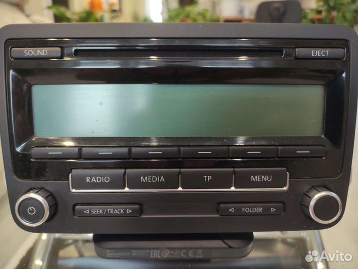 Штатная магнитола на volkswagen tiguan