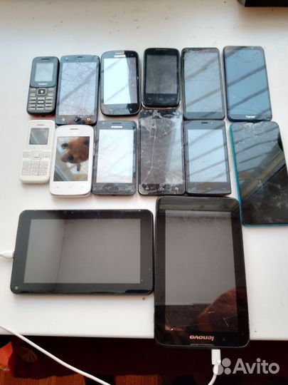 Мобильные телефоны, планшеты