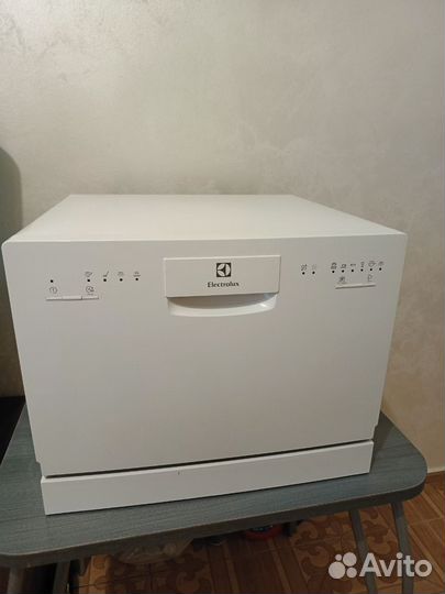 Посудомоечная машина Electrolux ESF2200DW