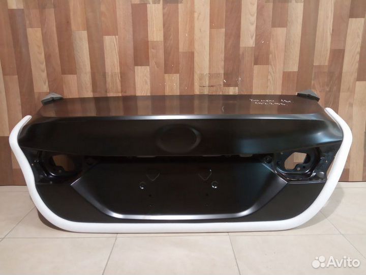 Крышка багажника (дверь багажника) Toyota Camry V7