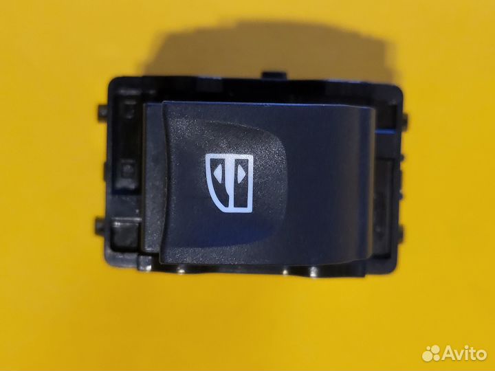 Кнопка стеклоподъемника заднего правого Fluence