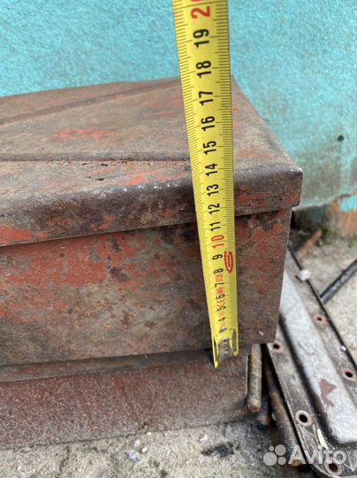 Ящик для инструмента железный