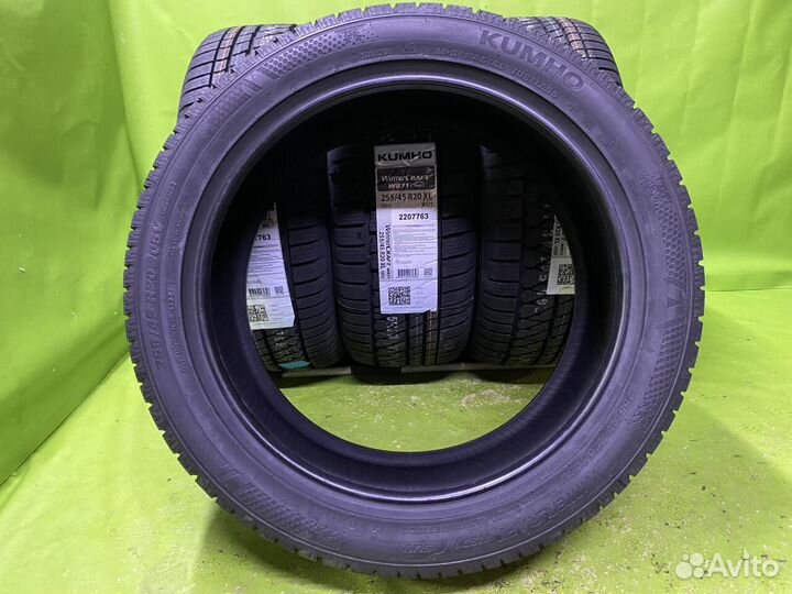 Kumho WinterCraft WS71 255/45 R20 105V