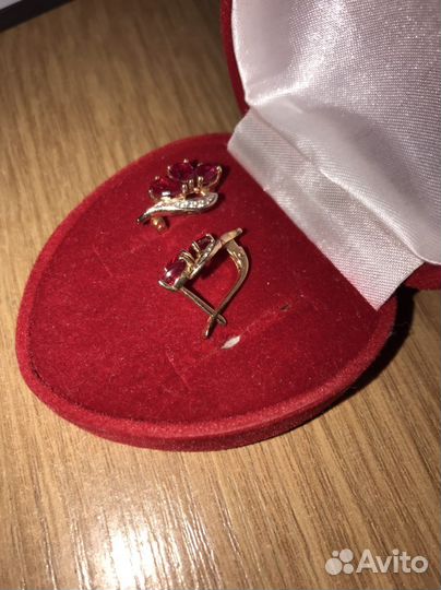 Золотые серьги