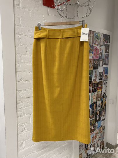 Яркая юбка карандаш с карманами