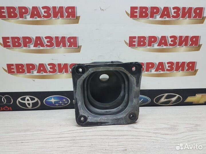 Кожух ручки кпп Toyota Land Cruiser J80 1FZ-FE