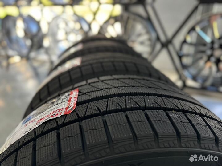 RoadX RX Frost WU02 235/55 R19 101H