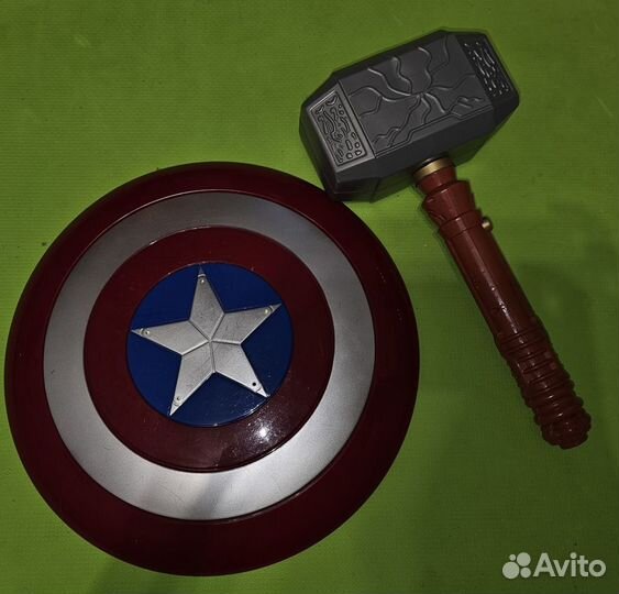 Щит капитана Америка, молот Тора