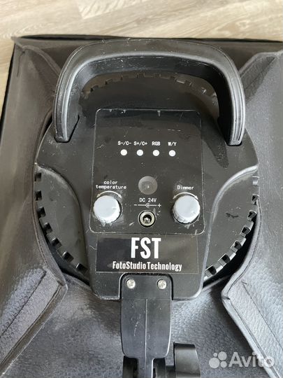 Студийный постоянный свет софтбокс FST RGB KIT
