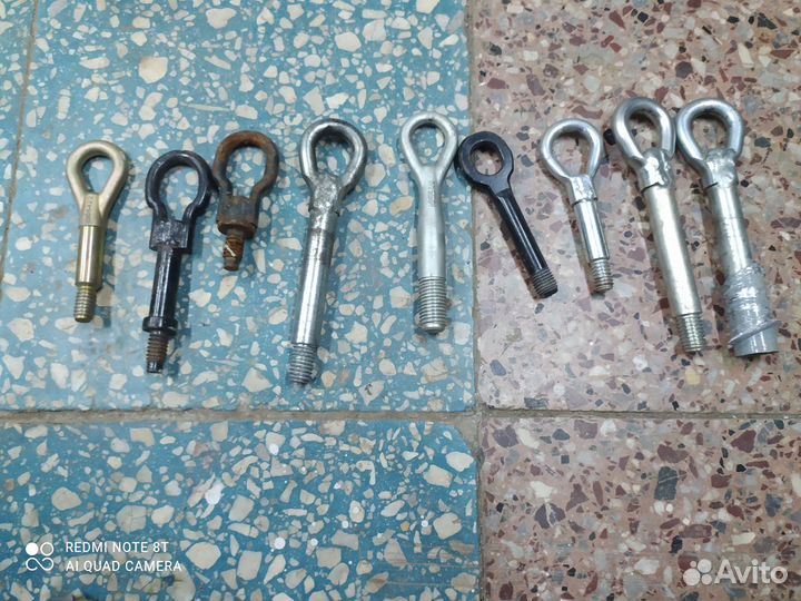 Буксировочный крюк