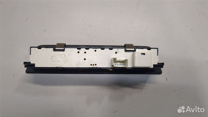 Кнопка удержания в полосе BMW 5 F07 Gran Turismo