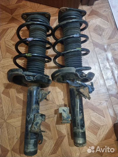 Амортизатор передний Mazda 3 BK BL