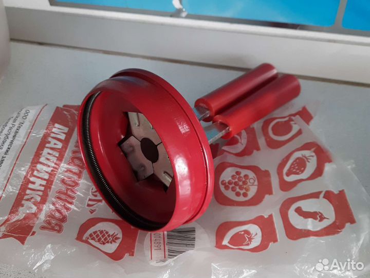 Закаточная машинка для жестяных банок