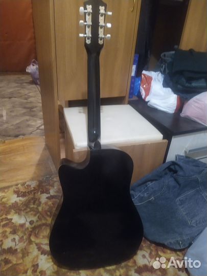 Акустическая гитара