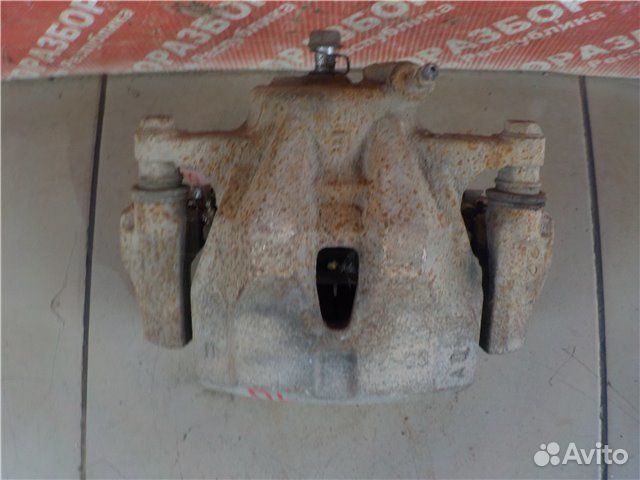 Суппорт передний левый Toyota Corolla ADE150 1ZR