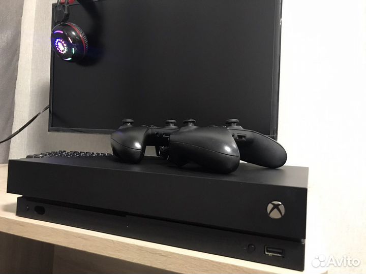 Xbox one x 1Tb