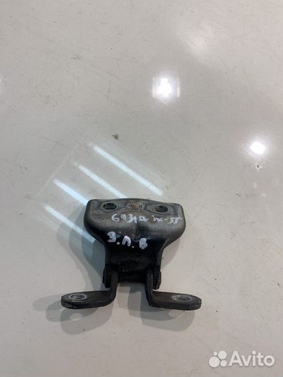 Петля двери (задняя, левая, верхняя)