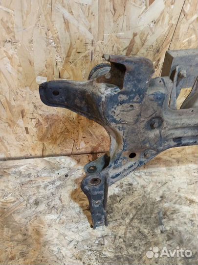 Подрамник Volkswagen Golf 3