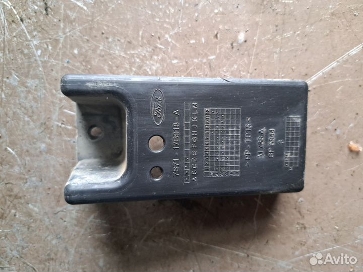 Крепление заднего бампера Ford Mondeo