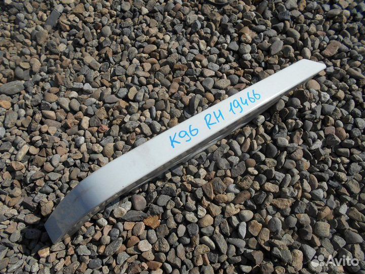 Ресничка правая Mitsubishi Challenger K96W 6G72