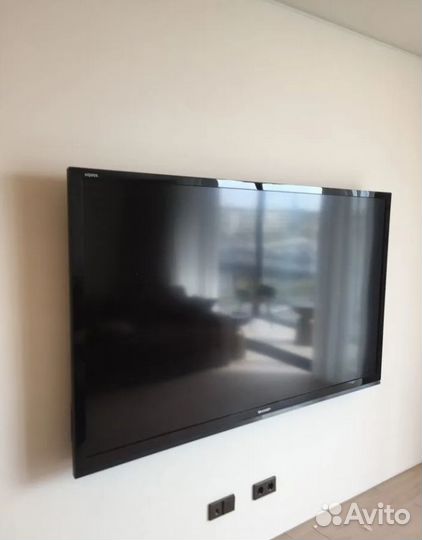 Мастер на час, повесить полку-гардину-телевизор