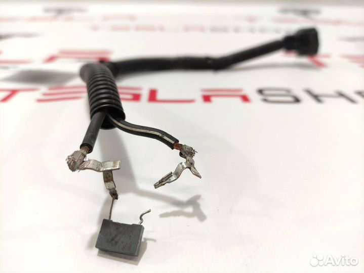 Проводка вентилятора кондиционера Tesla Model S