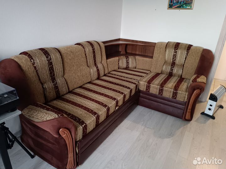 Угловой диван бу